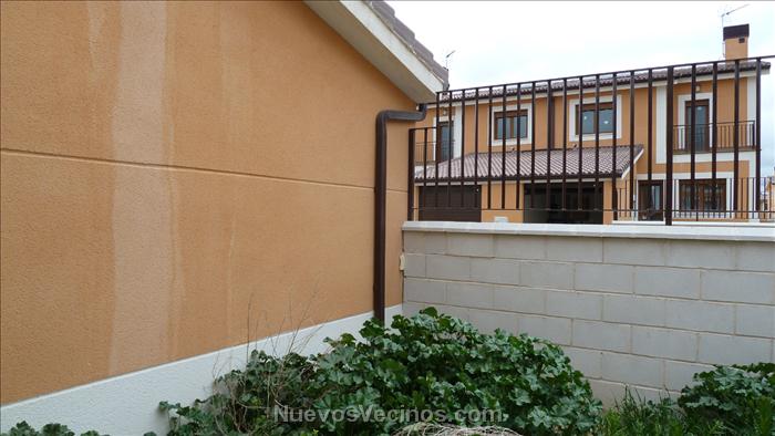 Ciudad de la Juventud - Fotos - 8.- Pared exterior garaje:pintura y