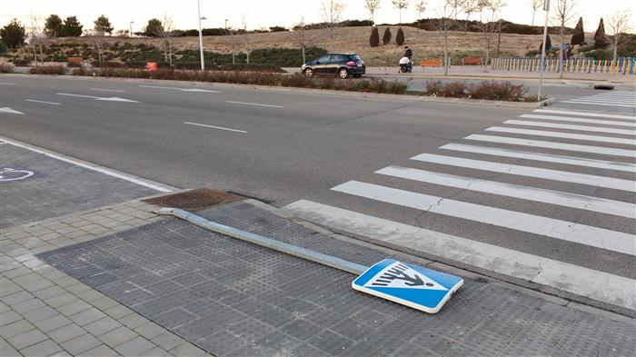 Paso peatones fuerzas armadas