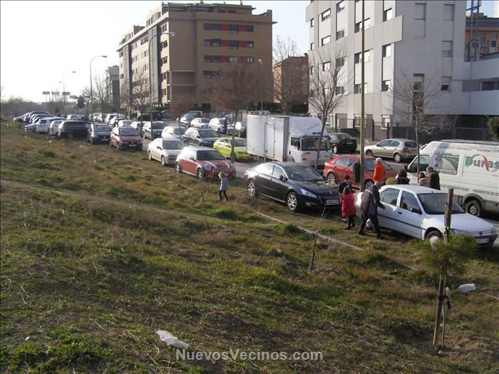 Invasión de acera y del parque Manolito Gatofas, jueves 12 de febrero de 2015